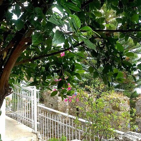 Sideroporta Castle Nafpaktos Guest House Екстериор снимка