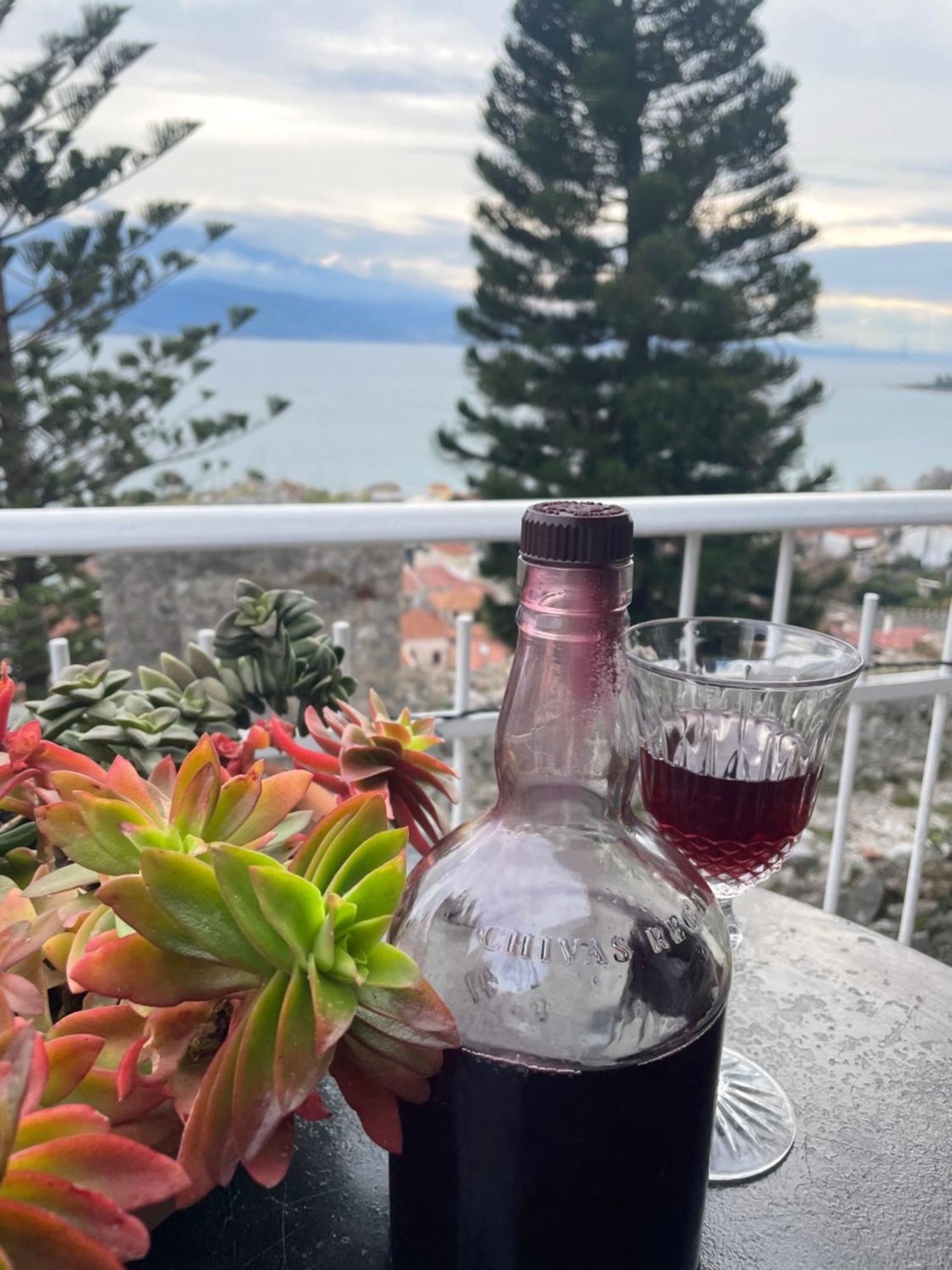 Sideroporta Castle Nafpaktos Guest House Екстериор снимка